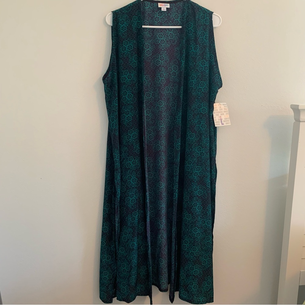 Size large LuLaRoe Joy longline floral printed vest